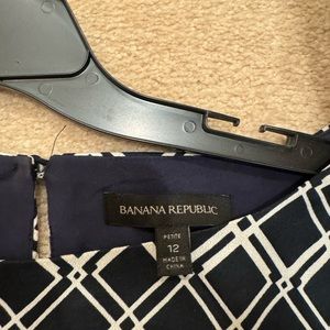 Banana Republic 12 petite patterned long sleeve dress